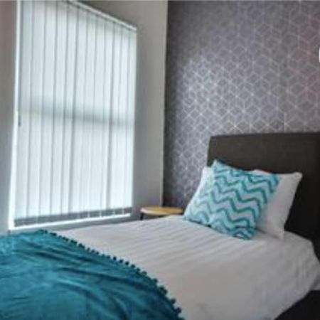 Antonio Str Liverpool 6 Beds Exterior photo