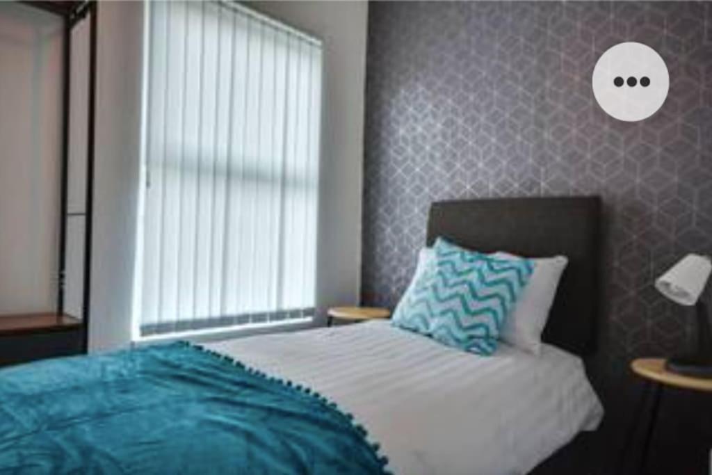 Antonio Str Liverpool 6 Beds Exterior photo