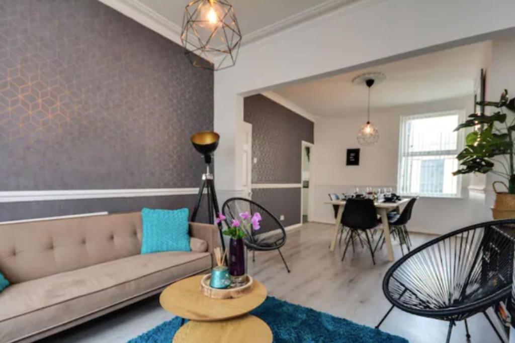 Antonio Str Liverpool 6 Beds Exterior photo