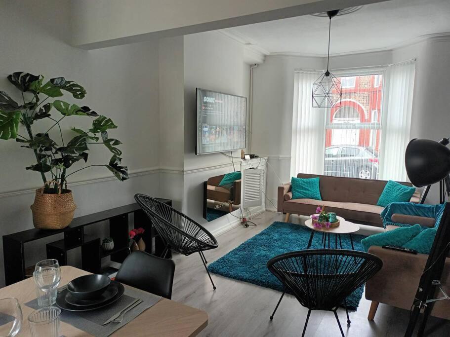 Antonio Str Liverpool 6 Beds Exterior photo