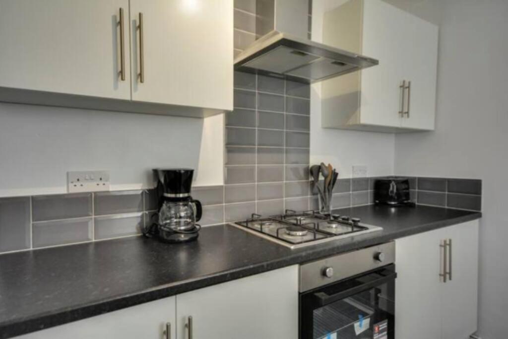 Antonio Str Liverpool 6 Beds Exterior photo